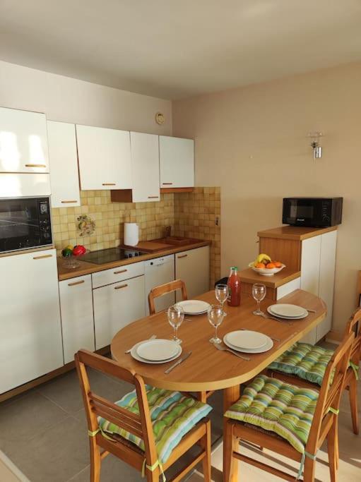 L'Escale - Appartement Vue Mer Concarneau Eksteriør billede